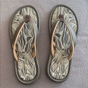 Bass flip flops. BRAND NEW